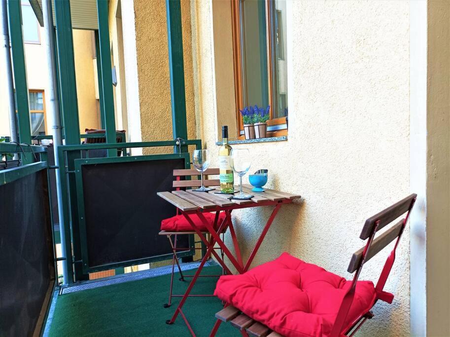 Modernes Apartment Mit Balkon Магдебург Екстериор снимка